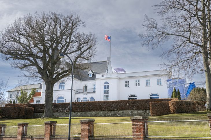 Det var ved denne luksusvilla, at Lundsgaard havde linet sit frieri op. Det er et tidligere børnehjem, som i nyere tid har været lejet af flere prominente herrer. Foto: Kenneth Meyer