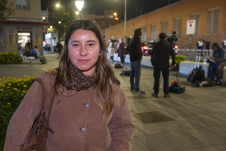 25-årig Felicidad er fra Argentina. Så med et glimt i øjet fortæller hun, at det nærmest føles som at være hjemme med de kaotiske tilstande, der opleves i Spanien. Foto: Kenneth Meyer