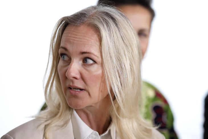 Sundhedsminister Ida Auken (S) erkender, at Danmarks Bløderforening har ventet for længe på en afklaring. Hun vil nu invitere foreningen til møde og har bedt ministeriet færdiggøre vurderingen af den britiske blodrapports betydning for Danmark snarest muligt. Foto: Jens Dresling